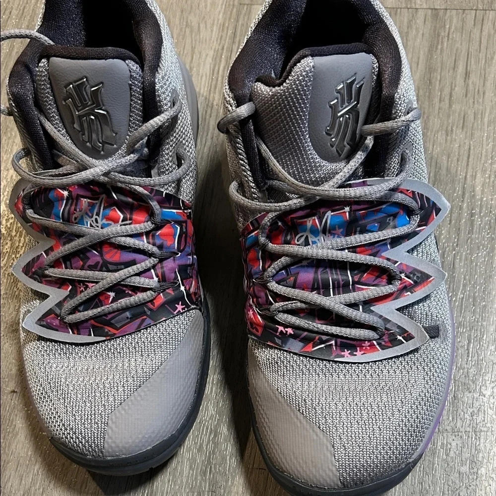 Nike Kids Gray Sneakers with Purple and Multicolor Highlights